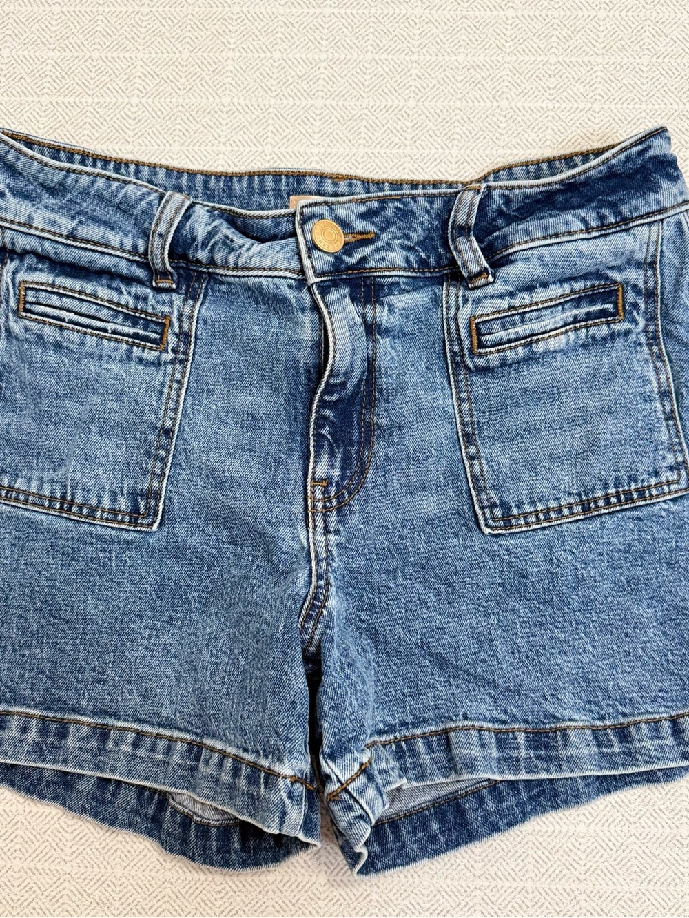 Kut from the Kloth Jane with Patch High-Rise Denim Shorts - Picture 9 of 11